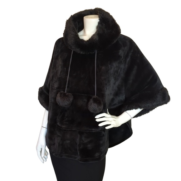 La Vie en Rose  Black Plush Hooded Cape with Pom Poms - Picture 1 of 13